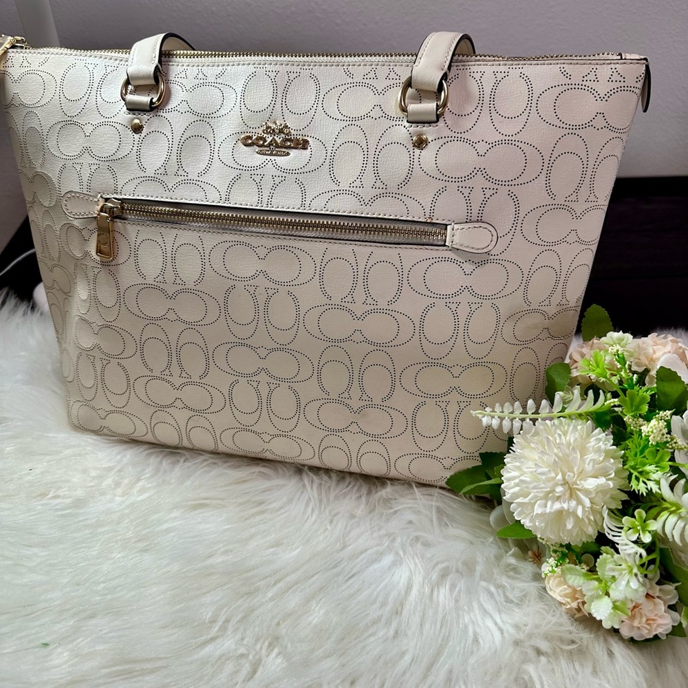 Coach Ivory Signature Tote Bag